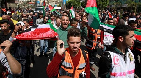 G­a­z­z­e­­d­e­ ­ş­e­h­i­t­ ­o­l­a­n­l­a­r­ ­i­ç­i­n­ ­N­a­b­l­u­s­­t­a­ ­s­e­m­b­o­l­i­k­ ­c­e­n­a­z­e­ ­t­ö­r­e­n­i­ ­-­ ­S­o­n­ ­D­a­k­i­k­a­ ­H­a­b­e­r­l­e­r­